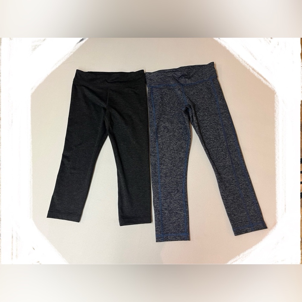 2 Under Armour Cropped Leggings / - Grey & Blue -Good for Yoga & Exercise